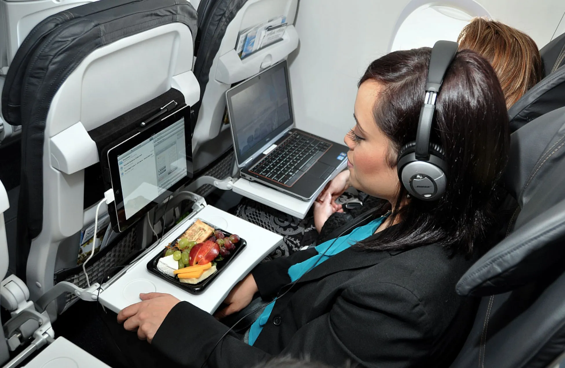 Alaska Airlines begins upgrade to faster Gogo inflight Internet ...