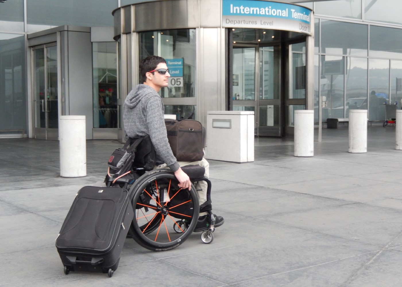 Loop disabled. Инвалид в самолете. Wheelchair Airport. Wheelchair Cabin. Wheelchair on Board.