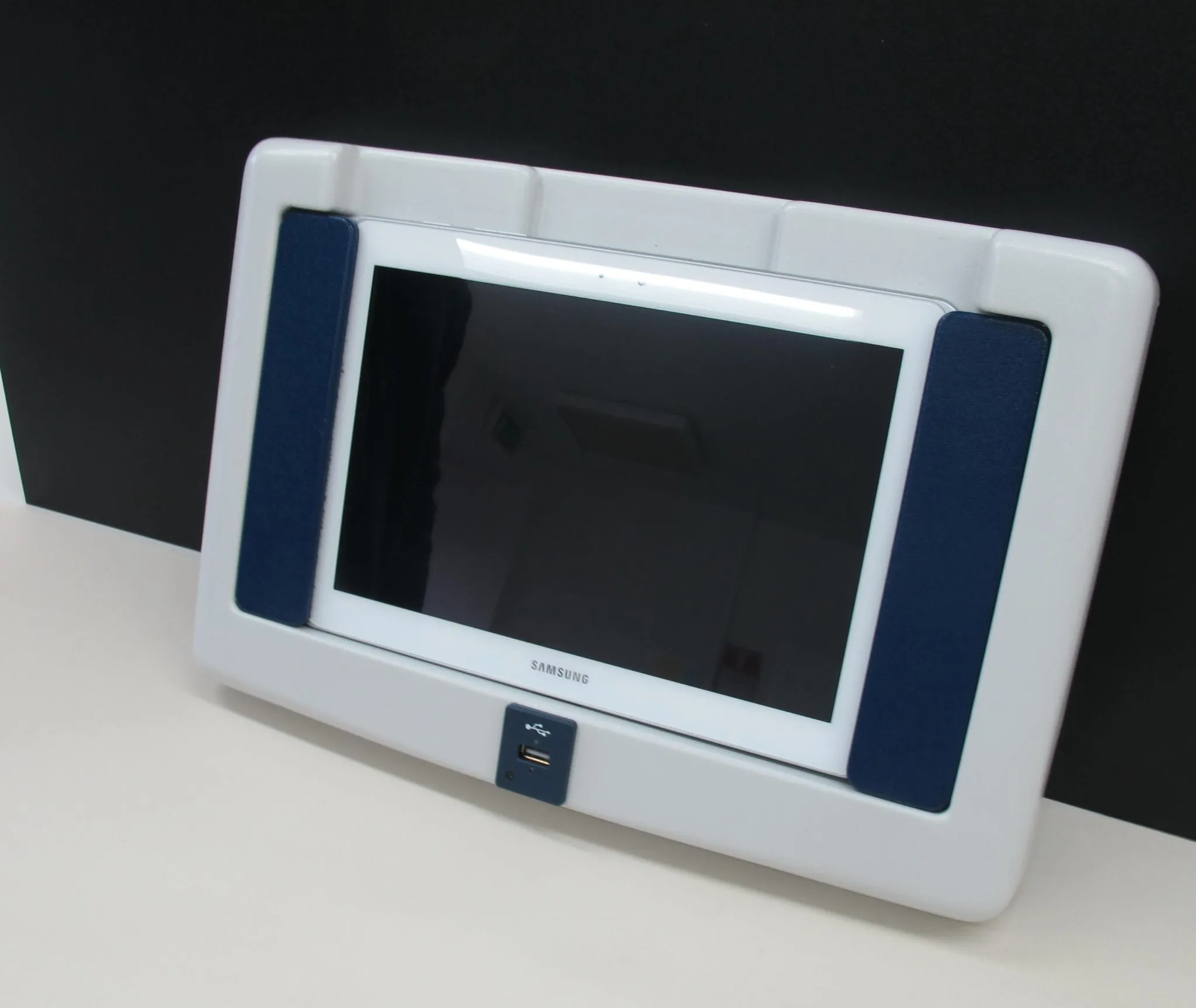 Flitetec adjustable holder aims to accommodate 90% of tablets on board ...