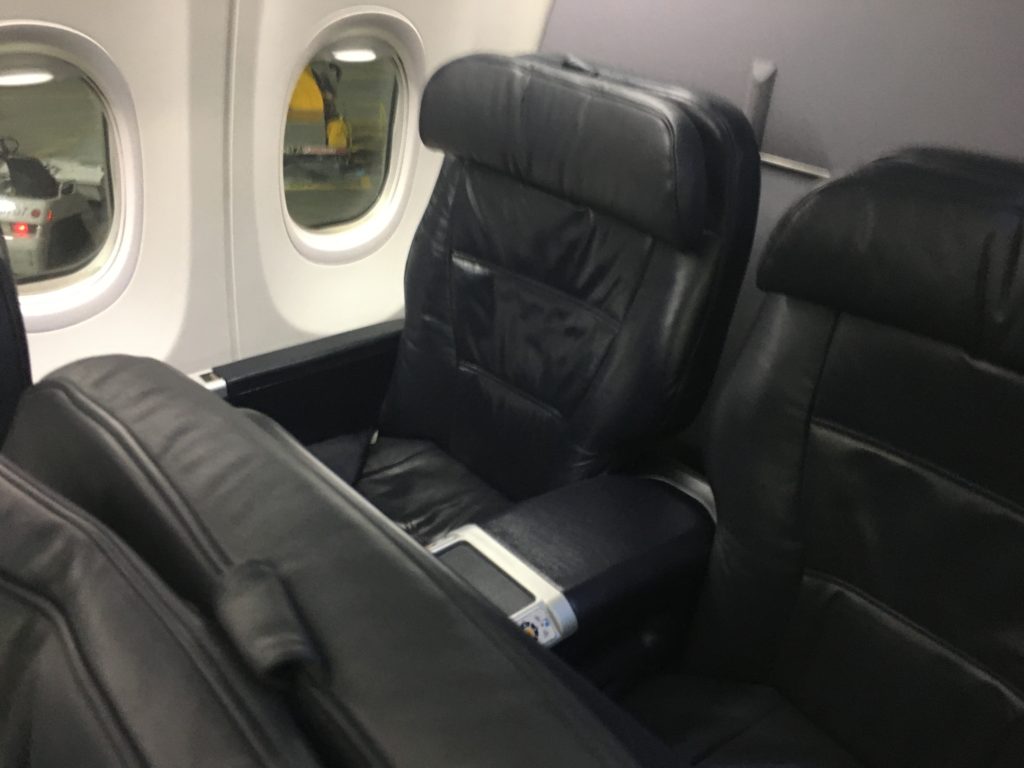 first class cabin seat on United Airlines Boeing 737-900