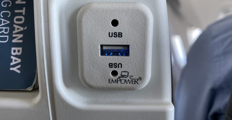 Bamboo Airways a321neo in-seat power USB port by Astronics