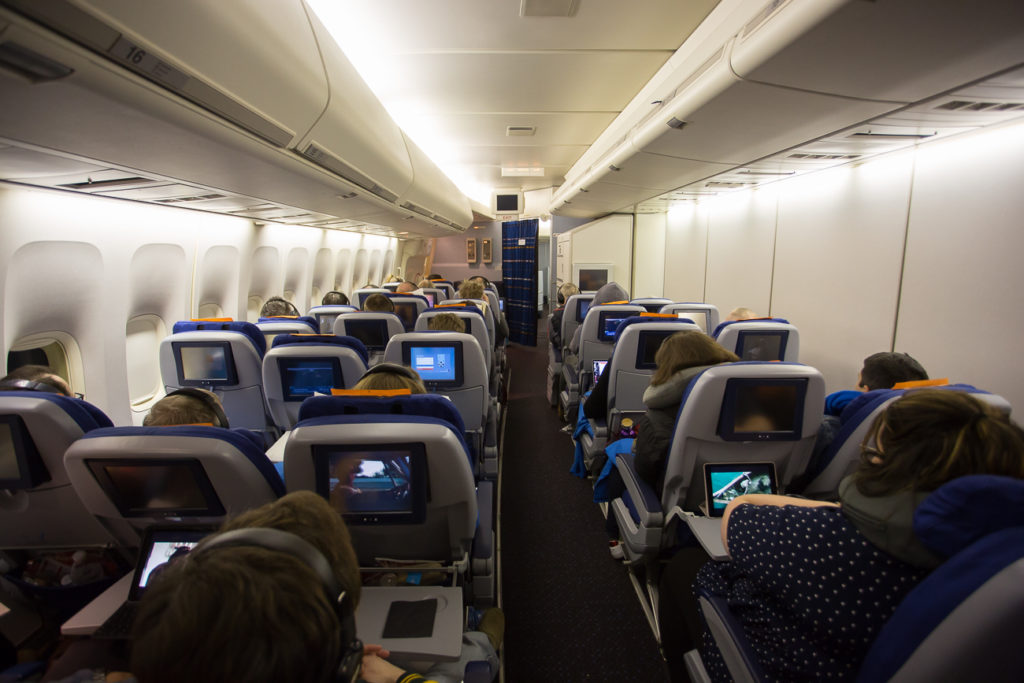 KLM 747-400 2-3 cabin layout