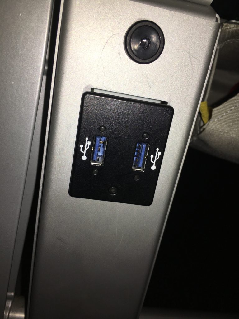 usb power port on iberia express aircraft