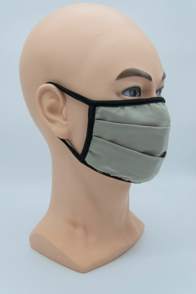 FLYSAFE Mask on a mannequin head