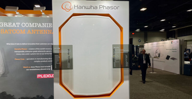 Hanwha Phasor phased array antenna on display at Satellite 2022