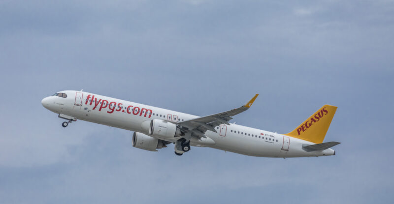 Pegasus Airlines A321neo in flight.