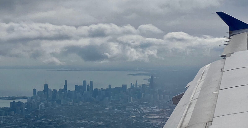 United A319 in-flight