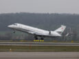 Dassault Falcon 6X taking off equipped with SD nose-to-tail connectivity