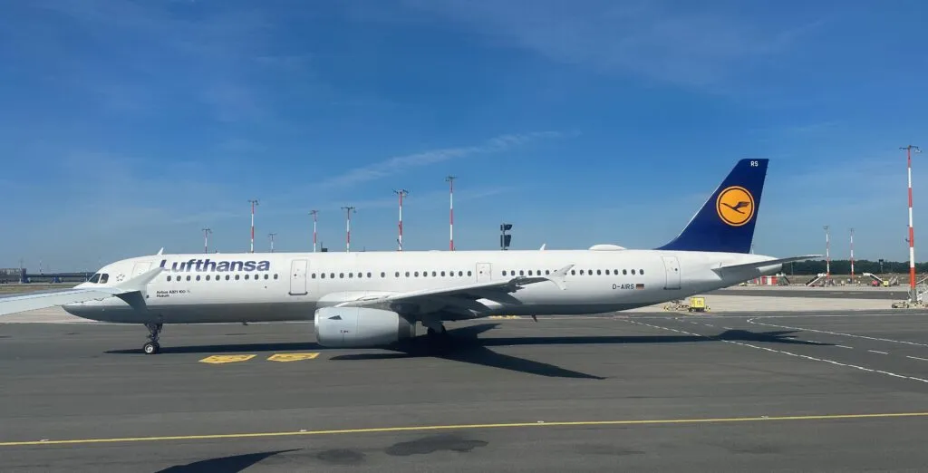 Lufthansa A321 on the ramp on a sunny day