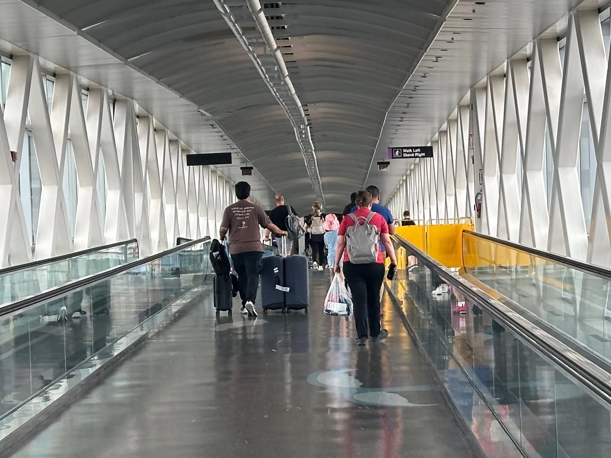 Op-Ed: How travelers can stay on top of delays this busy summer season