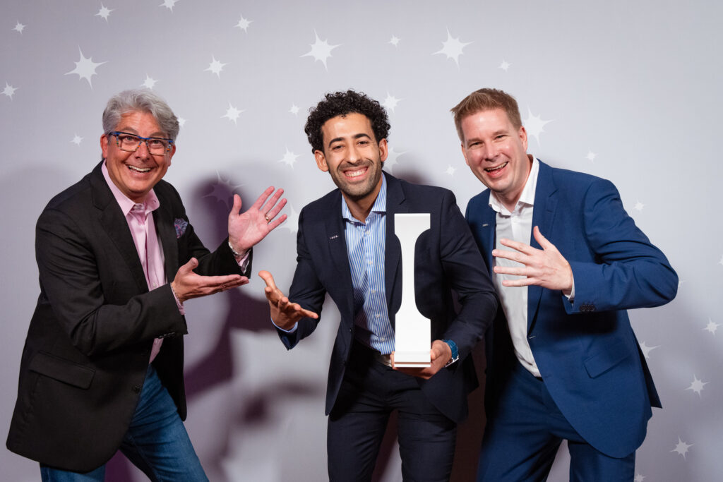 Sustainable Cabin category winners posing for a celebratory photo at the Crystal Cabin Awards