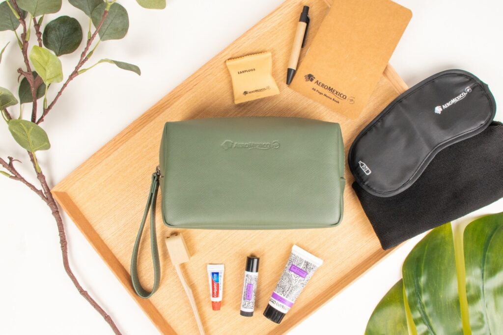 Aeromexico amenity kit using Eleather. Image: Gen Phoenix