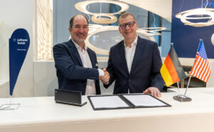 Andrew Muirhead, Vice President OEM and Engineering Services at Lufthansa Technik (left), and Chris Moore, CEO at Gogo (nice)