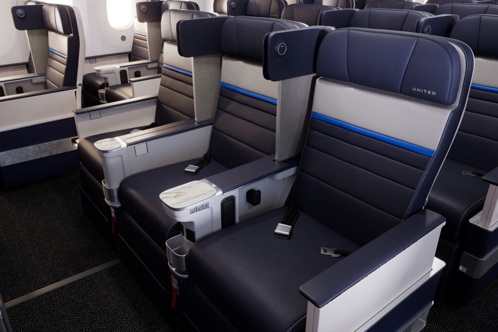 United Premium Plus seats with winged privacy.