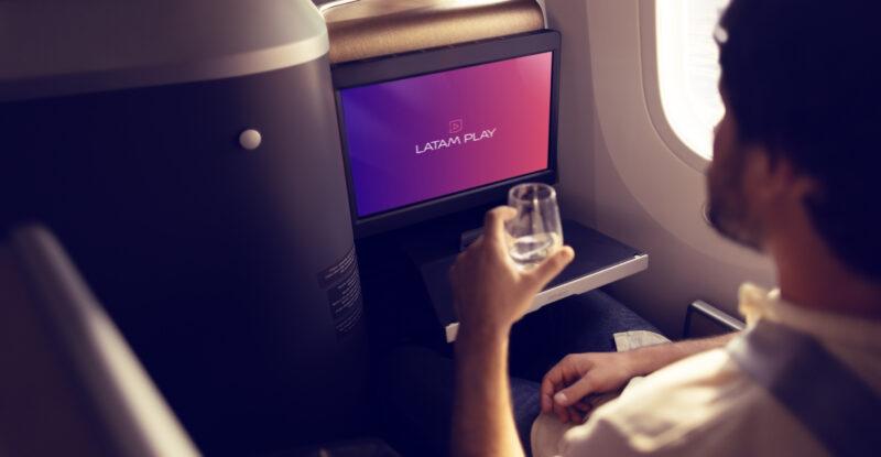 LATAM Premium Business Recaro R7 seat is pictured.