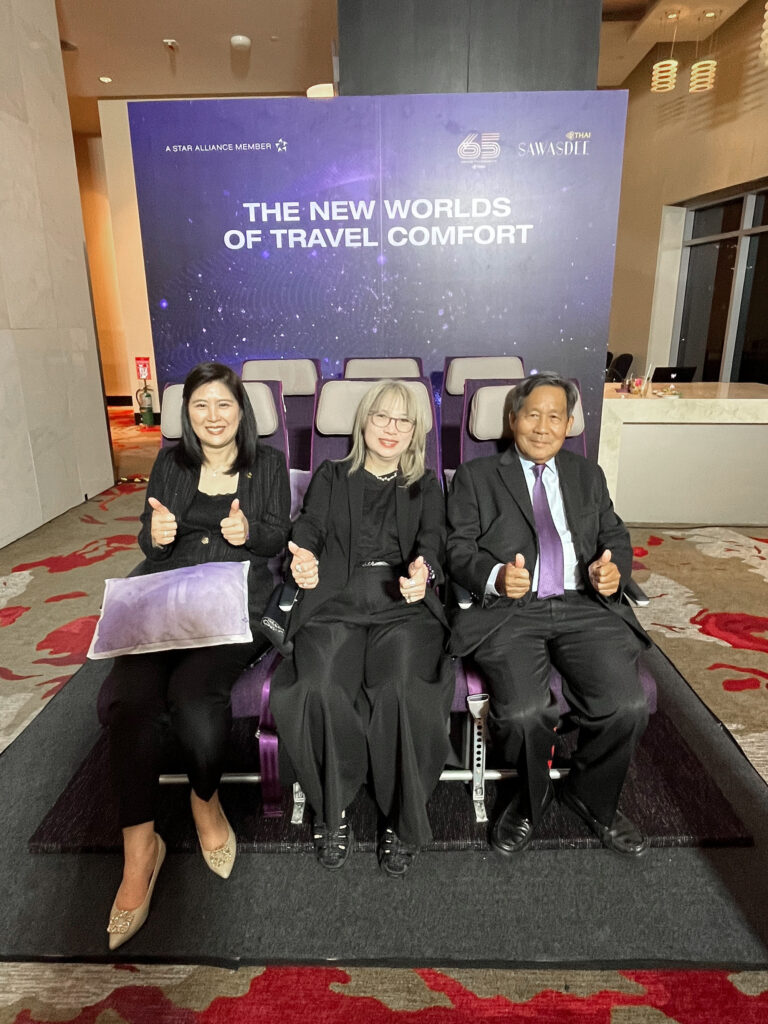 Three executives are sitting in a RECARO R3 seat triple for Thai