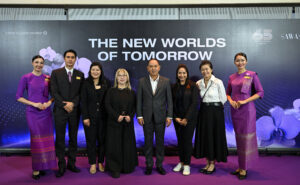 RECARO and Thai executives stand for a photo