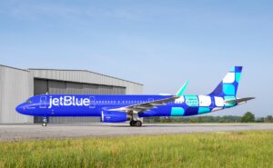 JetBlue A320 in multi-blue livery