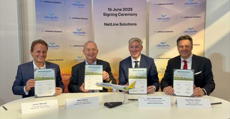From left to right: Javier Massot, Chief Operations Officer, Cebu Air; Mike Szuecs, Chief Executive Officer, Cebu Air; Tom Vandendael, Senior Vice President Global Sales & Customer Management, Lufthansa Systems; Jan-Peter Gaense, Senior Vice President Net Line & SIRAX, Lufthansa Systems. (Copyright: Lufthansa Systems)