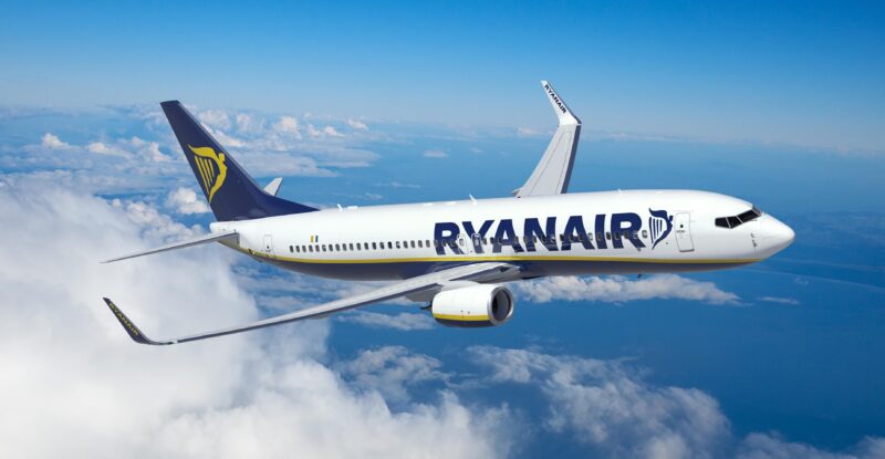 Ryanair 737 in flight