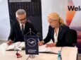 Mr. Kazuto Shiba, Vice President of Operation Management Center at ANA Stefanie Neumann, CEO of Lufthansa Systems, Copyright: Lufthansa Systems