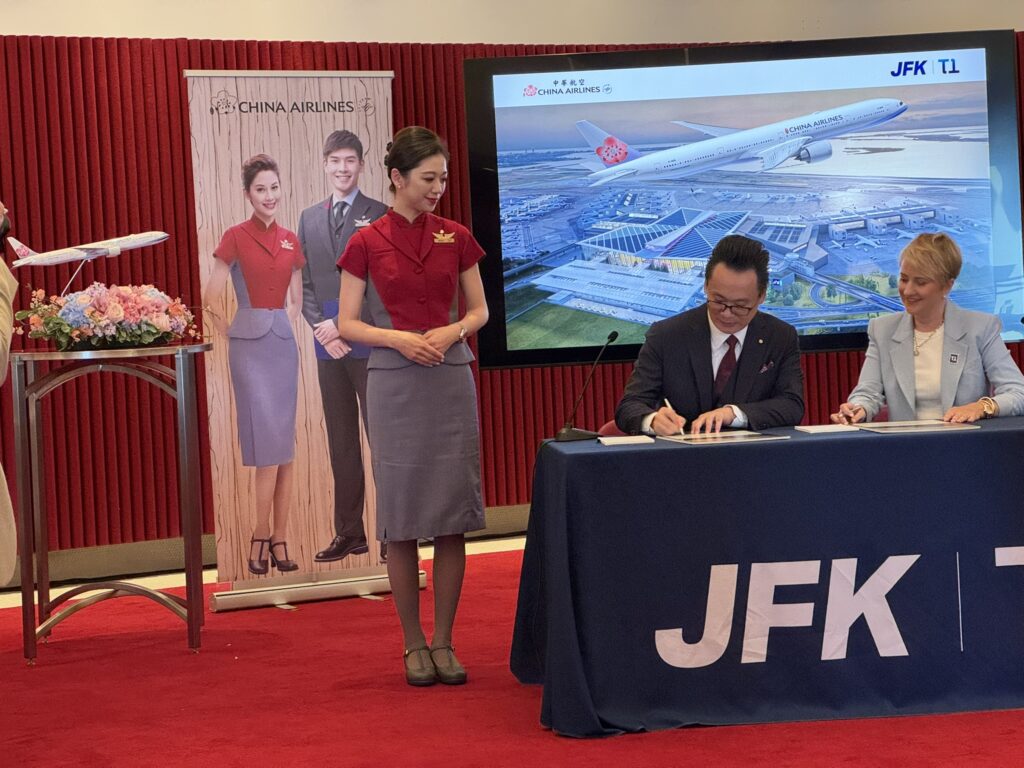 China Airlines executives sign on to become a new tenant of the New Terminal One at JFK. 