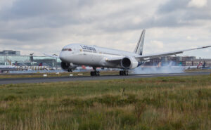 Lufthansa 787-9 fitted with Allegris on landing