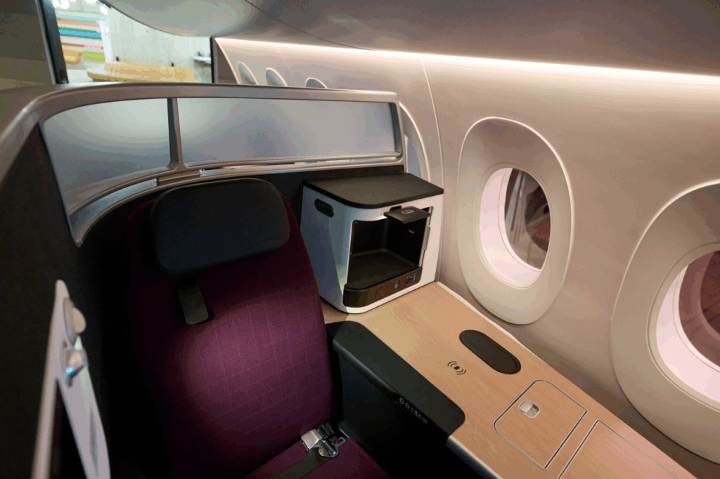 High walled Business Suite