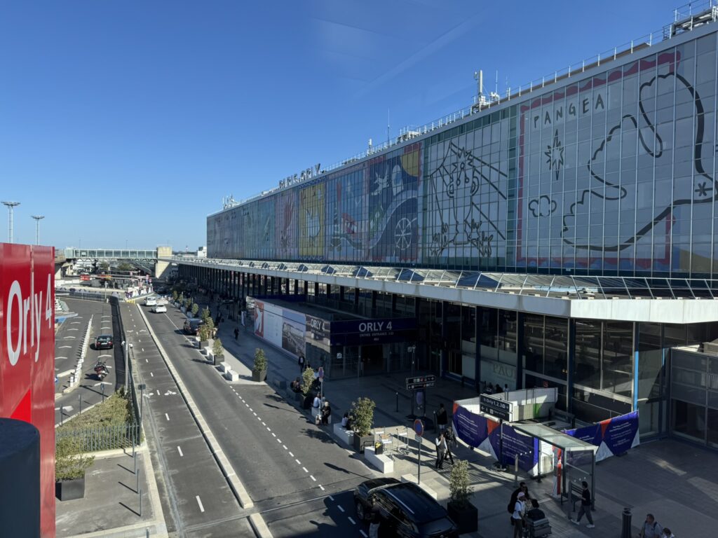 Orly terminal 4 exterior. 