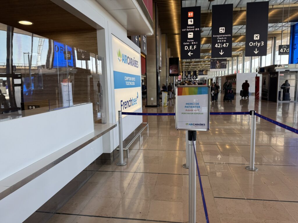 Ticket desk at Orly