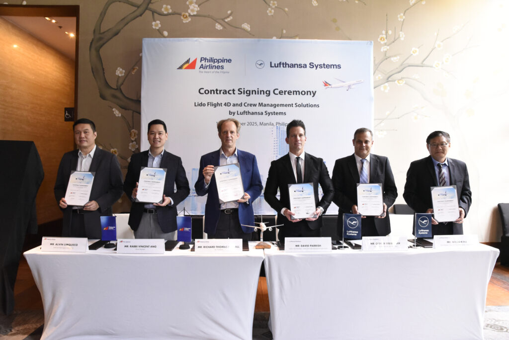 Group Photo Signing Ceremony; Alvin Limqueco (PAL), Rabbi Vincent Ang (PAL), Richard Thomas Nuttall (PAL), David Parrish (LSY), Olivier Freiberger (LSY), William Hu (LSY) (f.l.t.r.); Image: Lufthansa Systems
