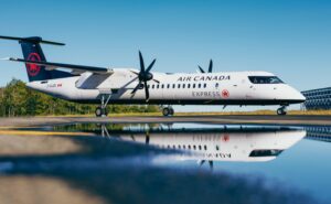 Air Canada Express Q400 with Starlink installed