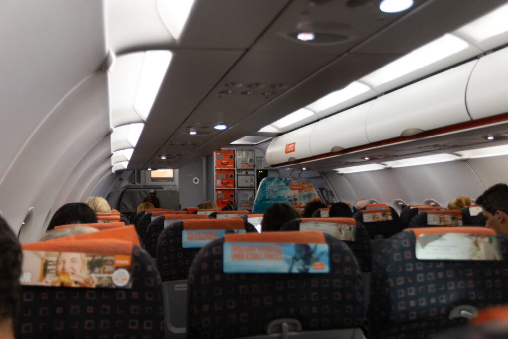A full easyjet cabin from the rear.