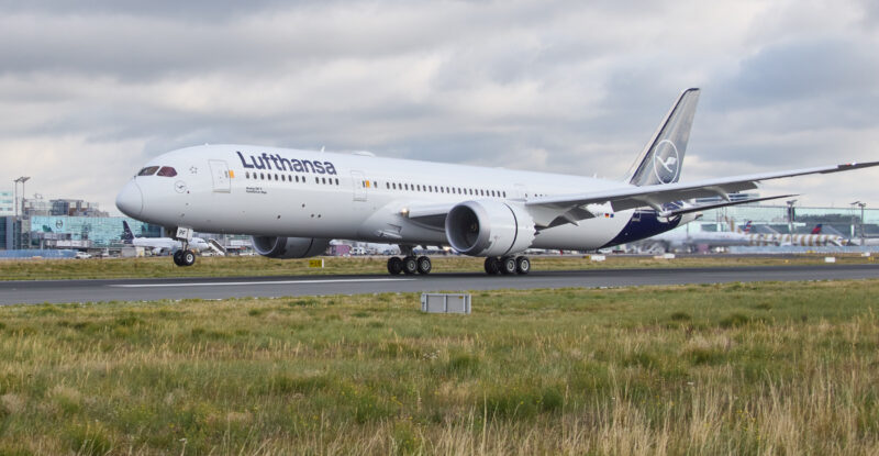 Lufthansa Boeing 787-9 on takeoff