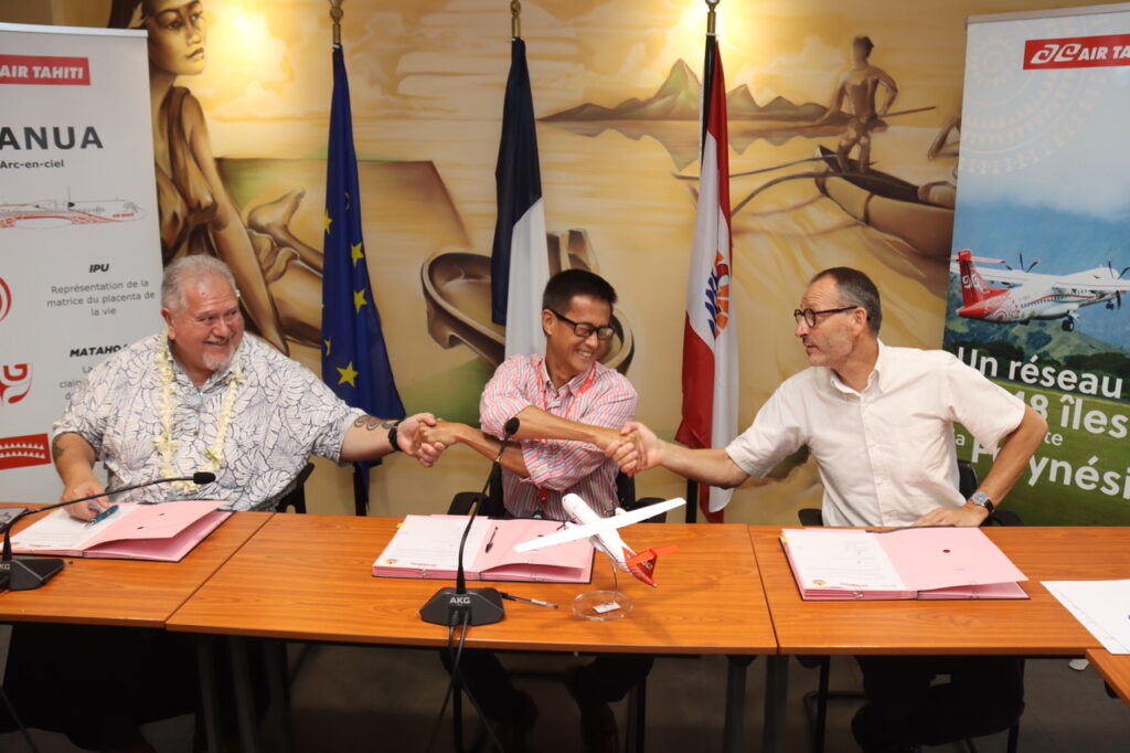 Air Tahiti press conference with Moetai Brotherson, Edouard Wong Fat, Alexandre Rochatte.