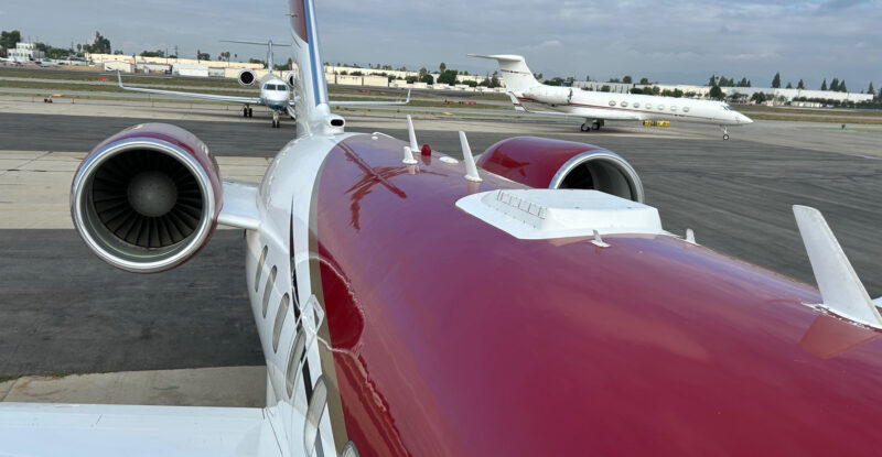 Gogo Galileo FDX antenna on a Challenger.