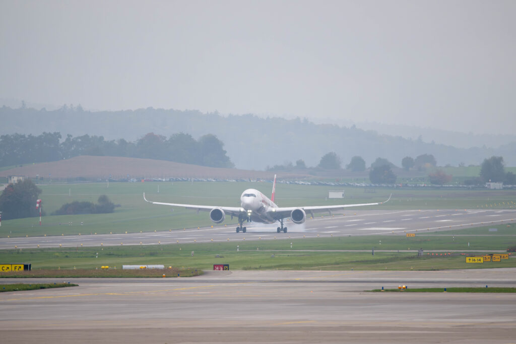 SWISS A350-900 HB-IFA landing at Zurich Airport 