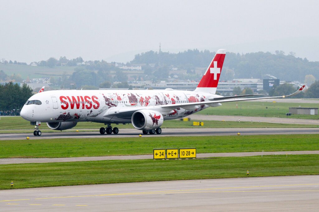 First arrival of the A350-900 HB-IFA at Zurich Airport