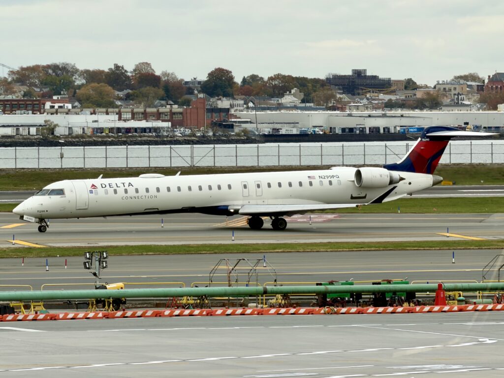 Delta CRJ fitted with the Hughes Jupiter Inflight IFC system 