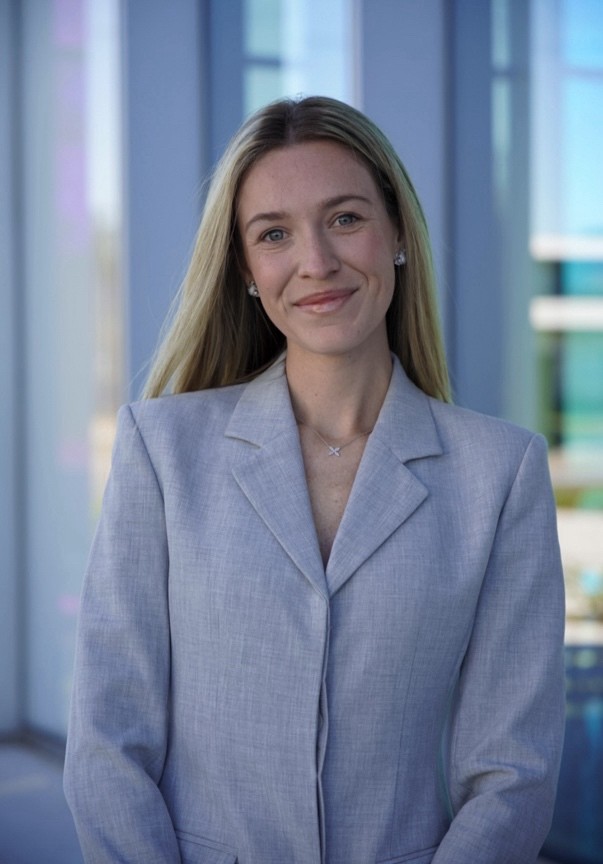 Grace Carlon headshot.