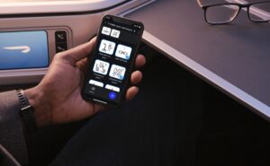 A British Airways passenger is using Hearlo on their mobile device.