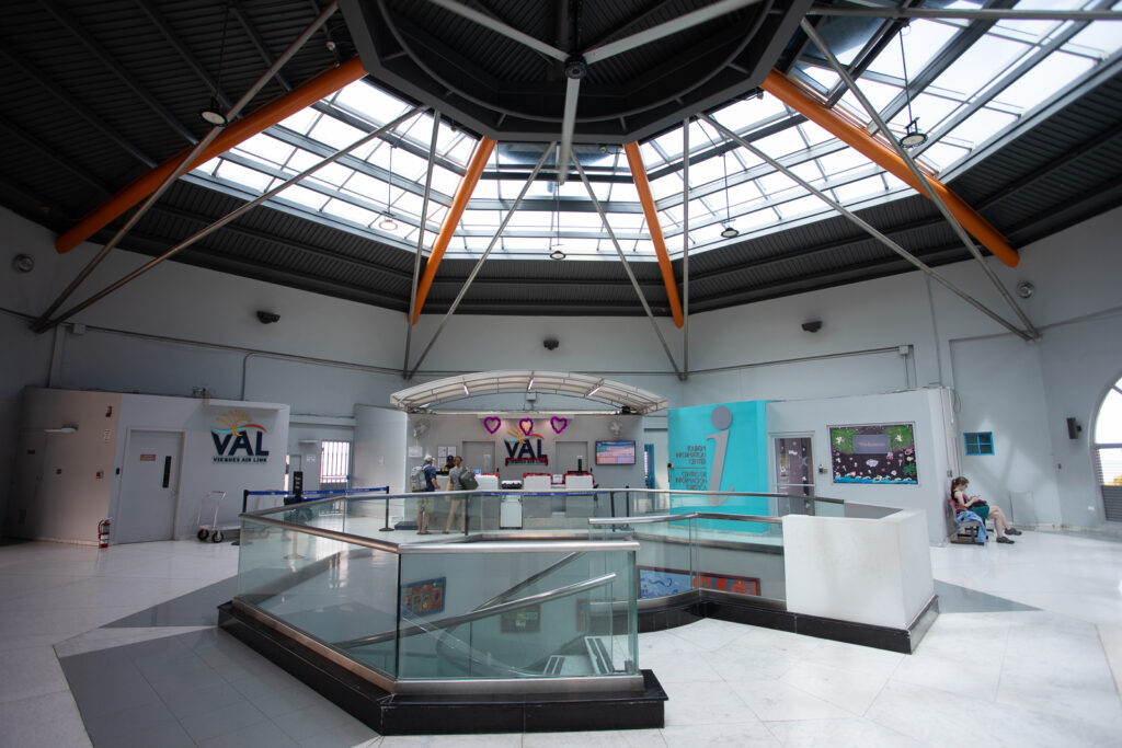SIG (Isla Grande) airport with no concessions. A VAL sign is seen in the background