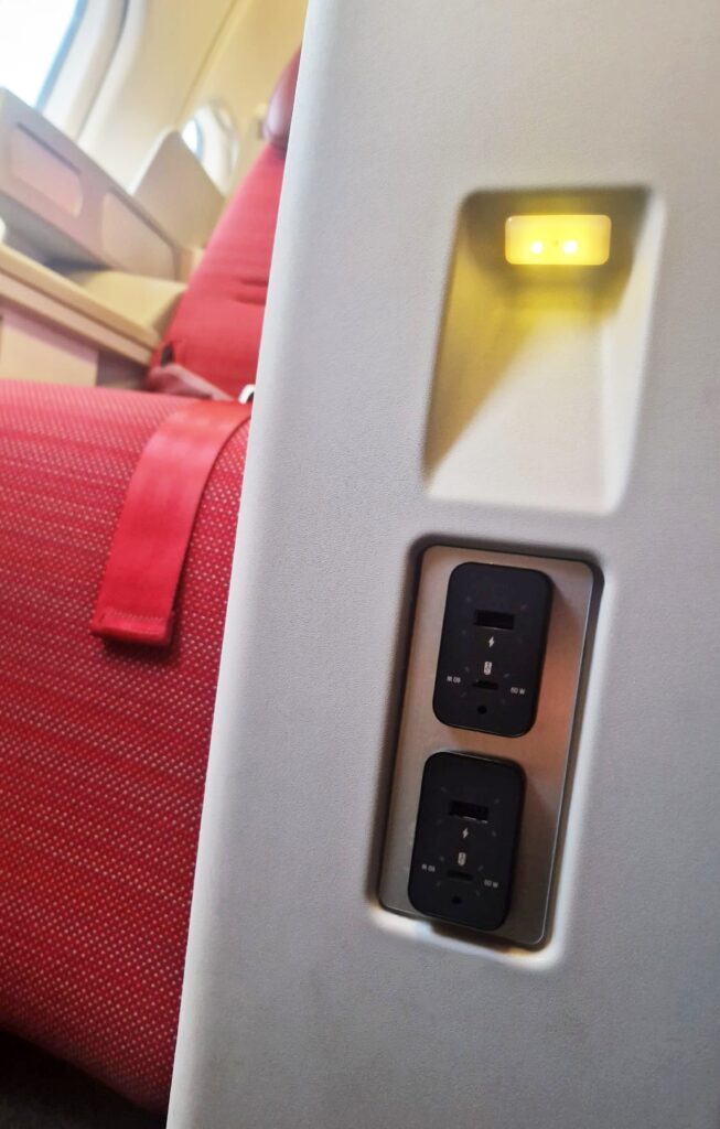 WeSky USB in business class.