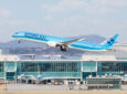 Korean Air Boeing 787-10 taking off