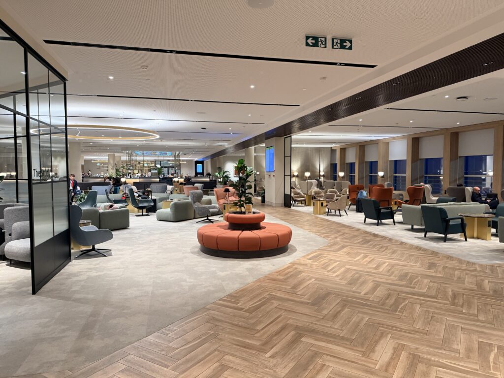 The View Lounge in the non-Schengen area of Brussels Airport .