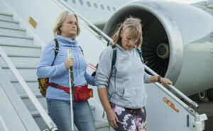 Blind passenger disembarks the plane