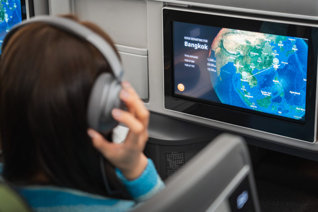 EVA Air passenger using the Arc map platform on the IFE