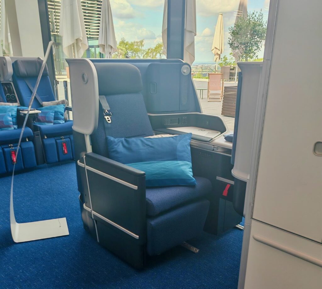 Thompson showcases VantageXL for Discover Airlines at Red Cabin Summit