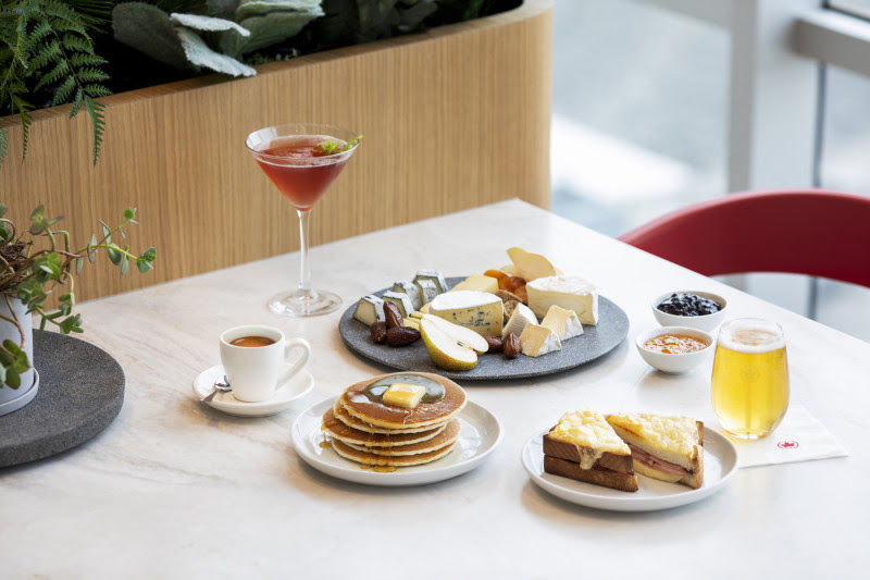 The newest Air Canada Café at Québec City Jean Lesage International Airport (YQB) showing various meal options.