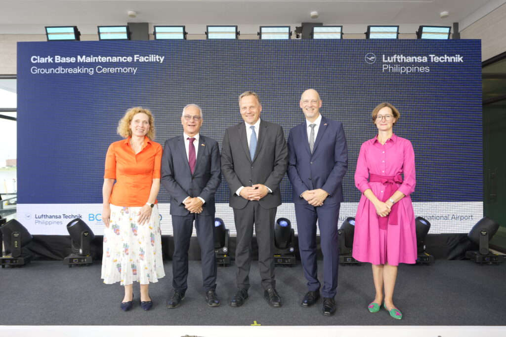 Groundbreaking ceremony in Clark (from left to right): Inga Stockfleth (Member of the Board of Directors of Lufthansa Technik Philippines, Head of Controlling, Lufthansa Technik), Dr. Andreas Michael Pfaffernoschke (German Ambassador to the Philippines), Soeren Stark (Chairman of Lufthansa Technik Philippines and CEO, Lufthansa Technik), Holger Beck (President & CEO, Lufthansa Technik Philippines), Dr. Janna Schumacher (Member of the Board of Directors of Lufthansa Technik Philippines and Chief Human Resources Officer Lufthansa Technik)